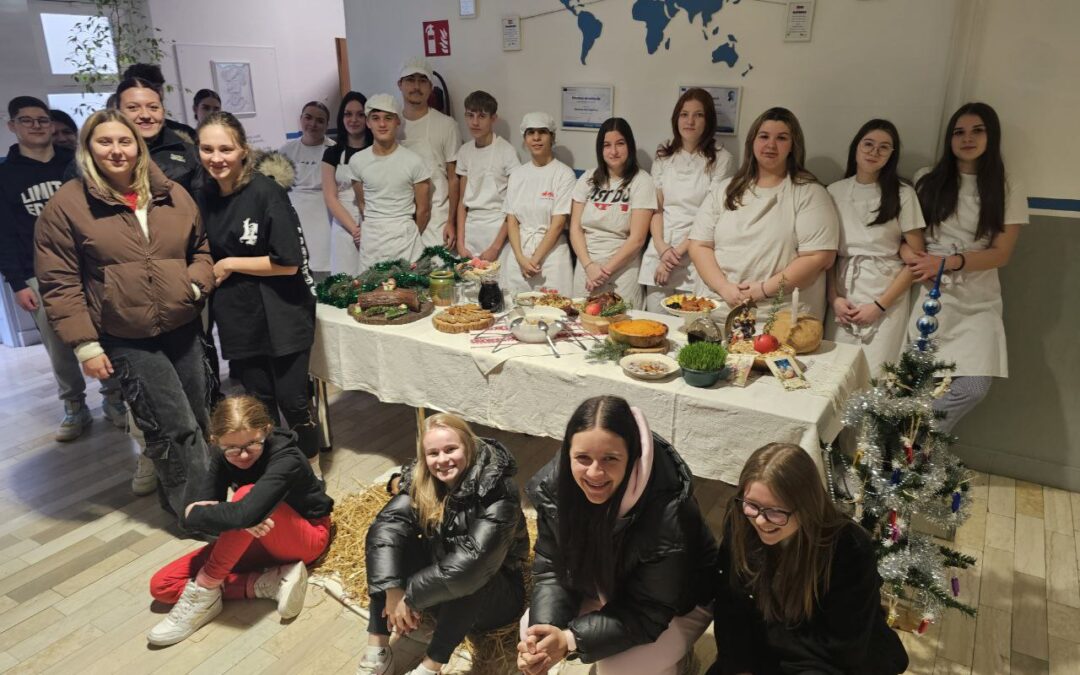 Tradicionalno uređenje stola u Obrtničkoj školi Koprivnica