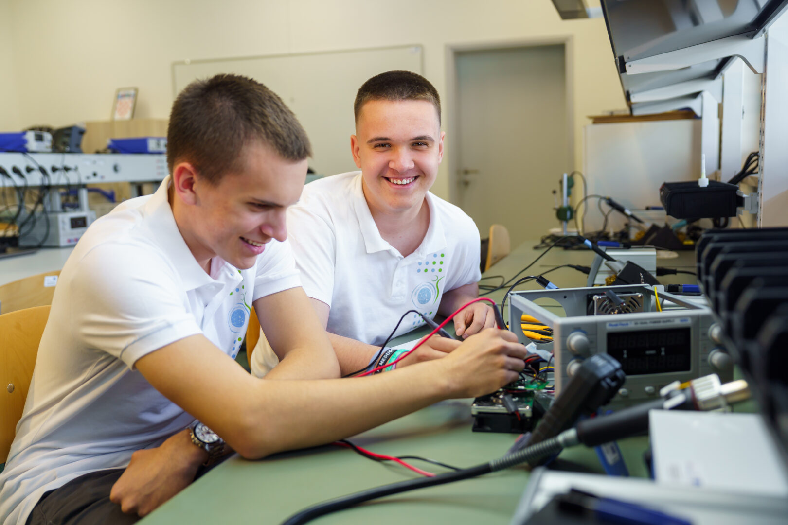 KC_OBSK_01_Elektronicar_007